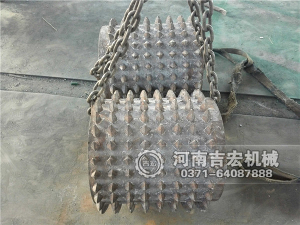 煤炭雙齒輥破碎機配件發往遼寧錦州